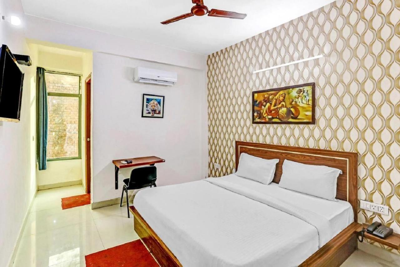 Hotel Noida Continental Buitenkant foto