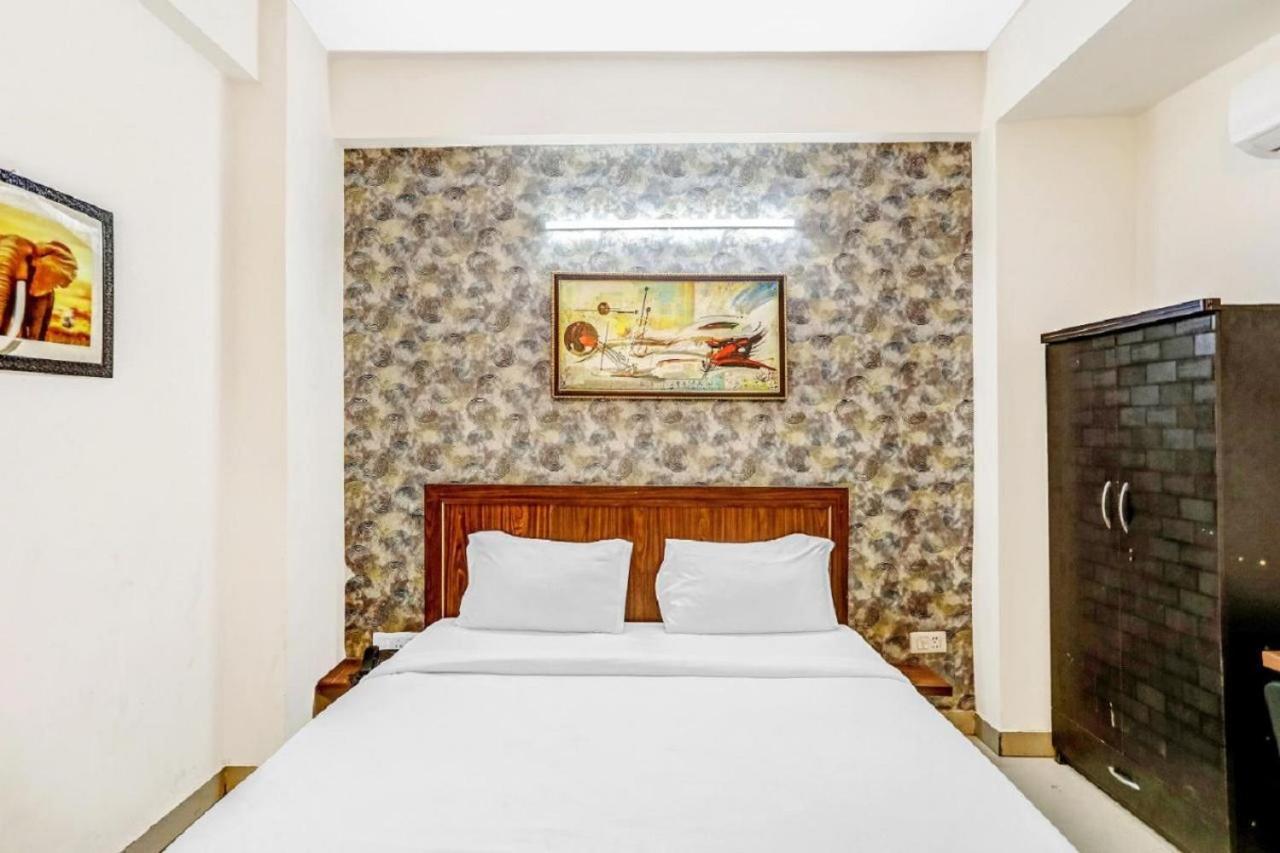 Hotel Noida Continental Buitenkant foto