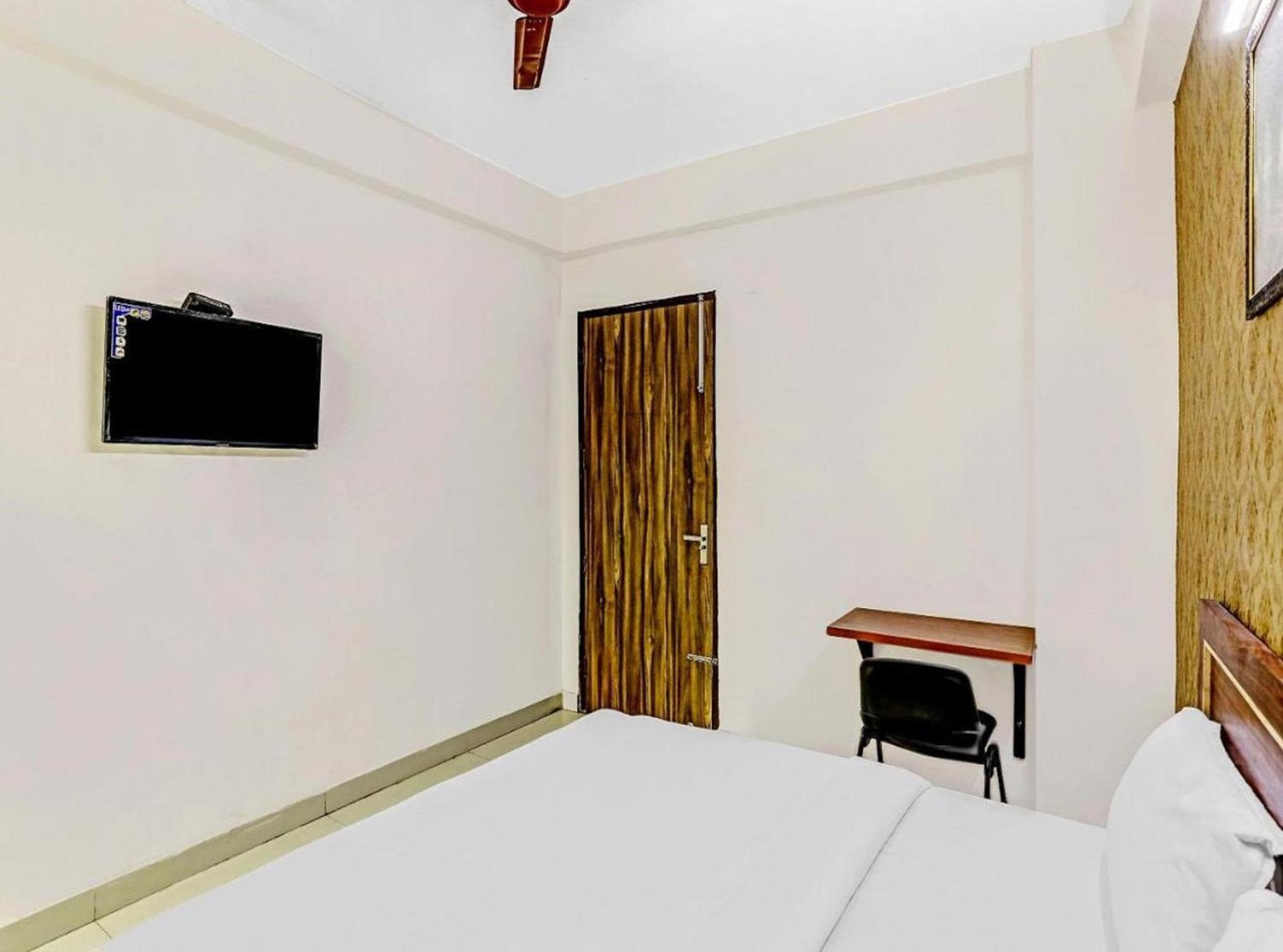 Hotel Noida Continental Buitenkant foto
