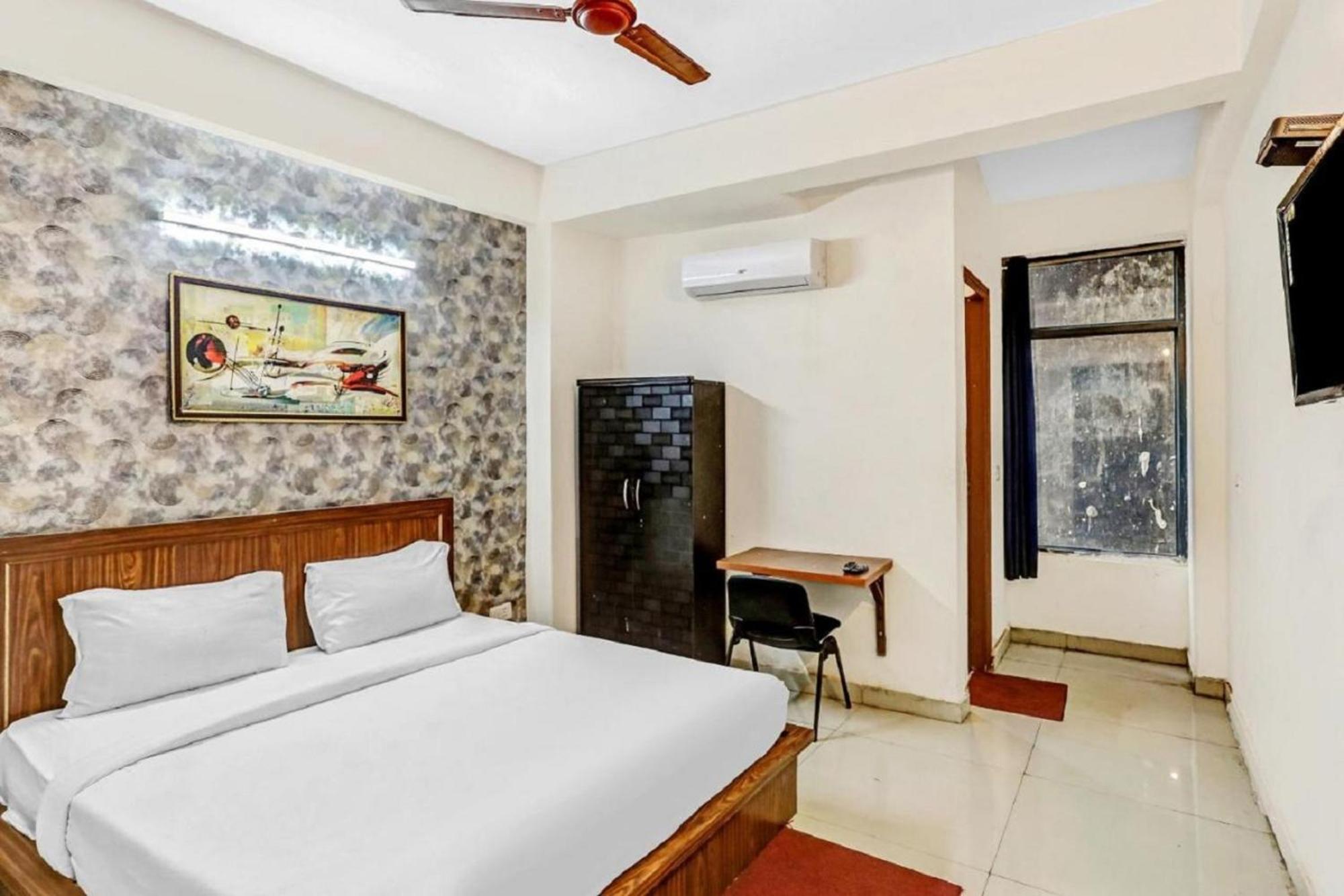 Hotel Noida Continental Buitenkant foto