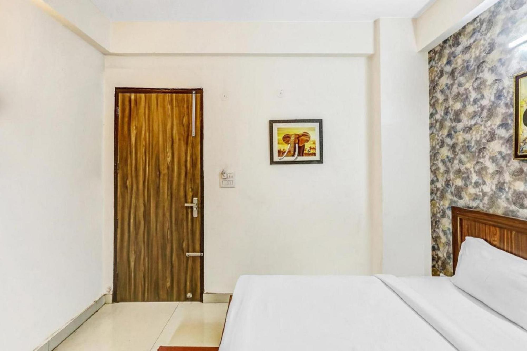 Hotel Noida Continental Buitenkant foto